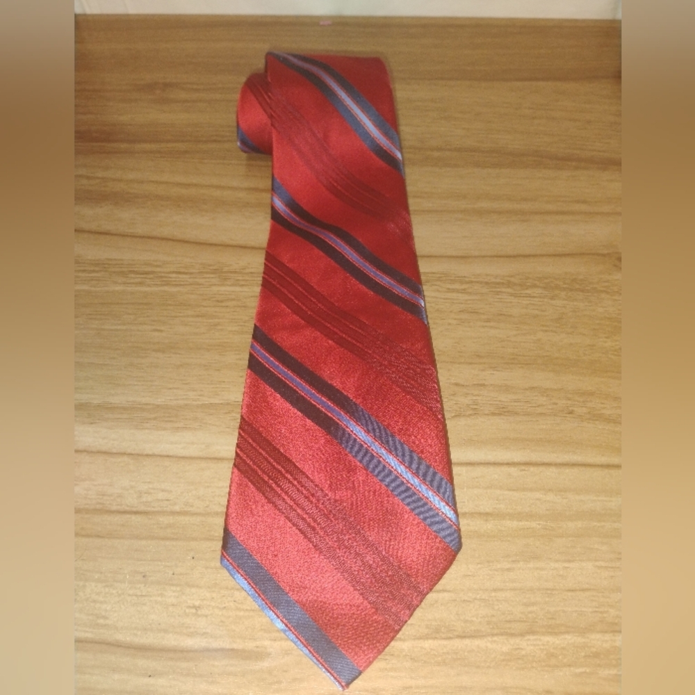 Club Room By Charter Club Men's Red Blue Striped 100% Silk Tie
